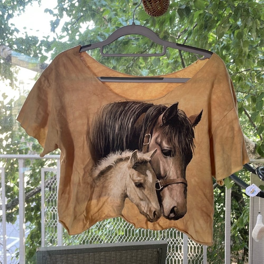 Crop top - horses. Size unknown